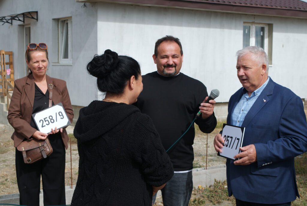 Rodiny v Bačkove si prevzali nové súpisné čísla.